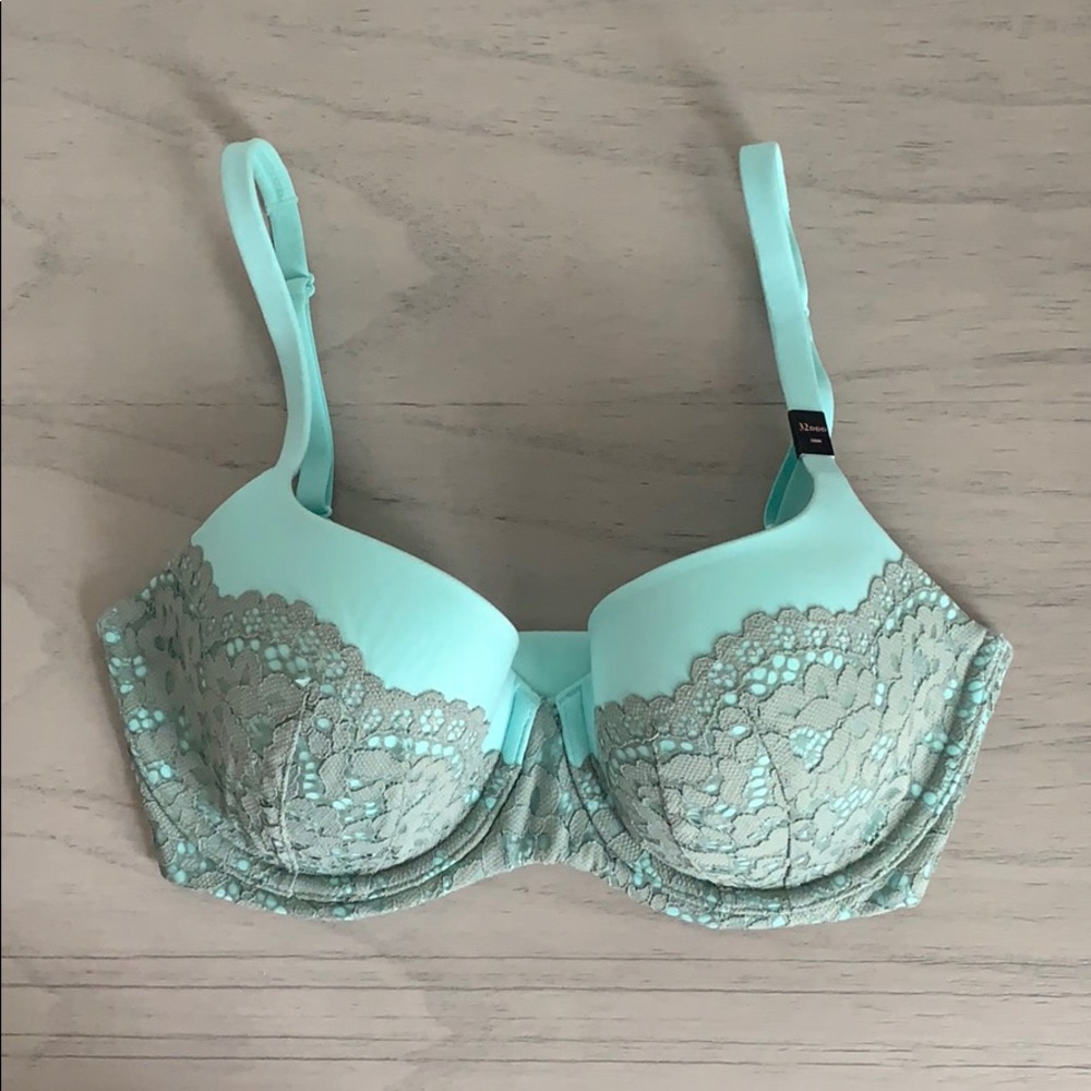 Victoria Secret Demi bra size 32DDD